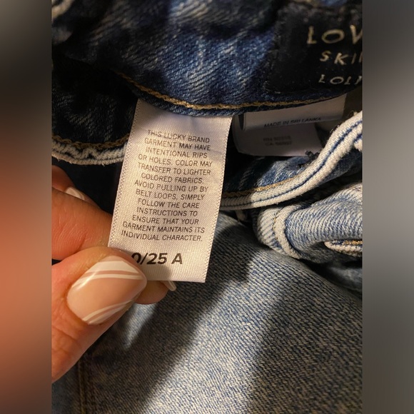 Lucky Brand skinny distressed woman’s jeans - Picture 5 of 7